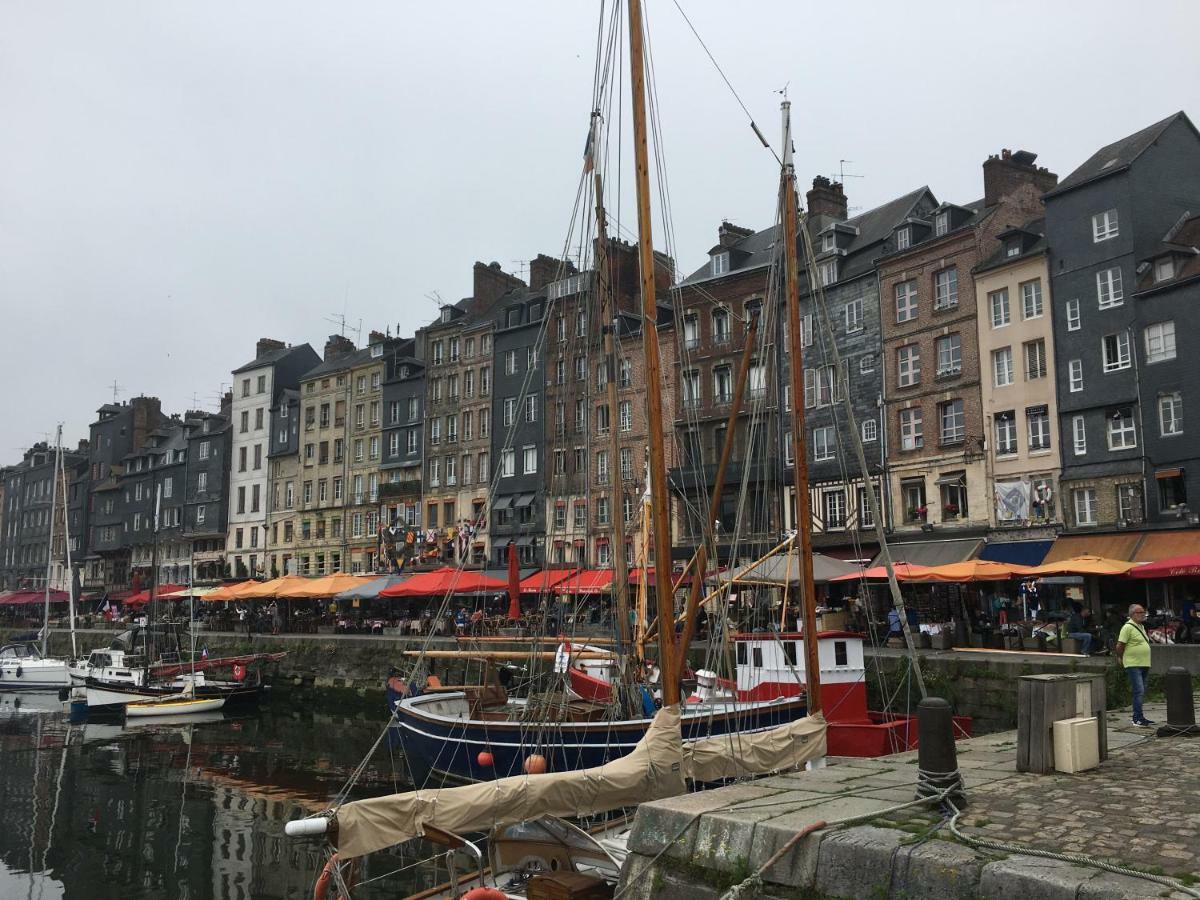 Apartmán La Parenthese Du Capucin Honfleur Exteriér fotografie